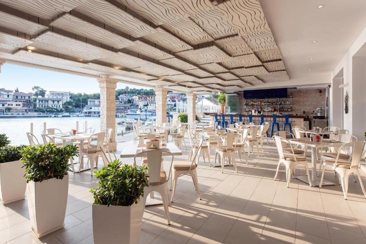 Melina Bay Boutique Hotel Kassiopi Buitenkant foto
