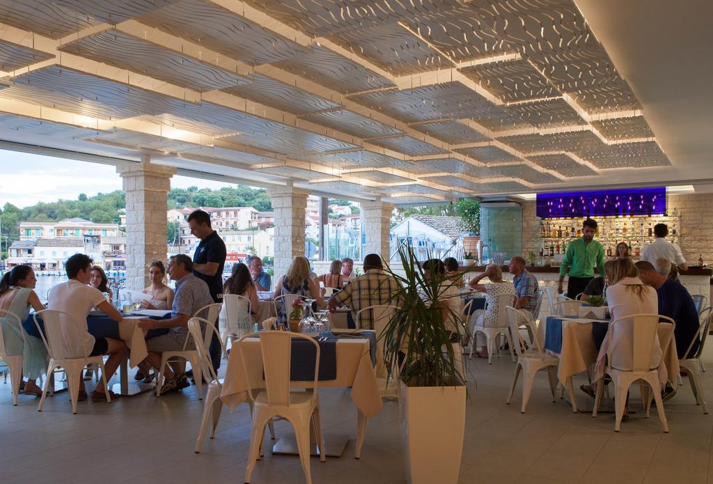 Melina Bay Boutique Hotel Kassiopi Buitenkant foto